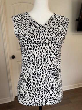 Ann Taylor Black and White Printed Sleeveless Blouse